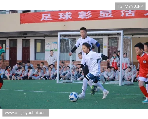 清屏高中足球队崭新起航 聚焦校园足球发展与未来潜力 清屏高中足球队崭新起航 聚焦校园足球发展与未来潜力